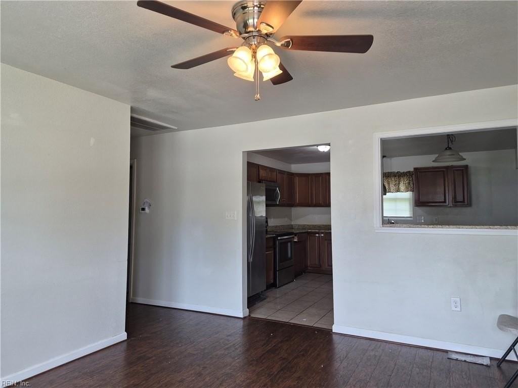 3317 Downes St - Photo 4 of 15