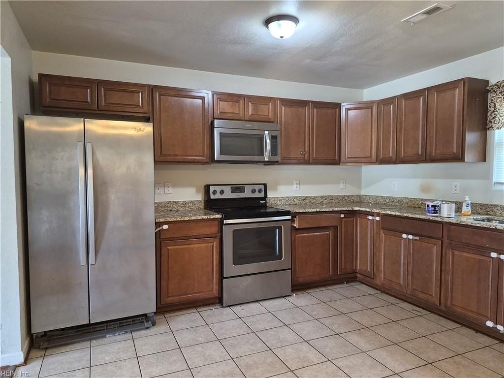 3317 Downes St - Photo 5 of 15