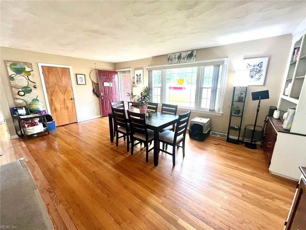 1544 Kilmer Ln - Photo 3 of 40