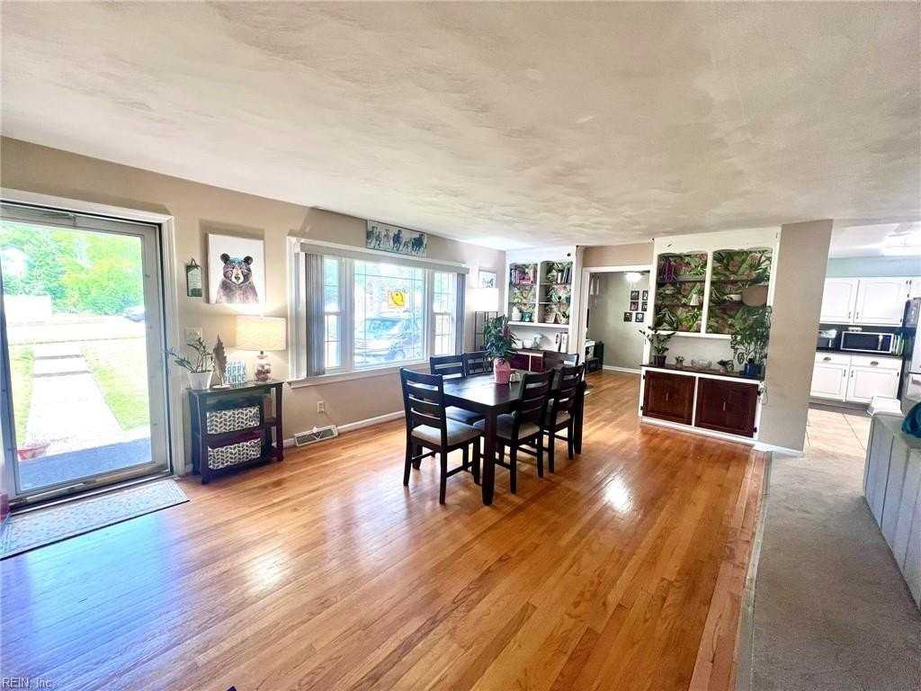 1544 Kilmer Ln - Photo 4 of 40