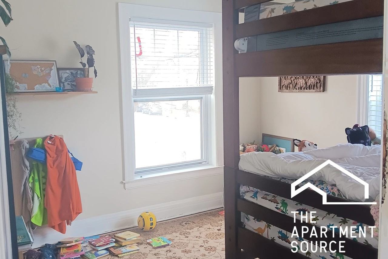 320 Lee St #1 - Photo 6 of 9