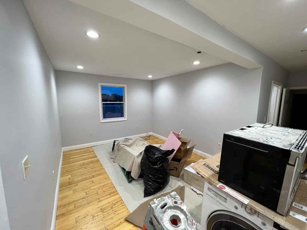 145 Surrey St #1 - Photo 4 of 6
