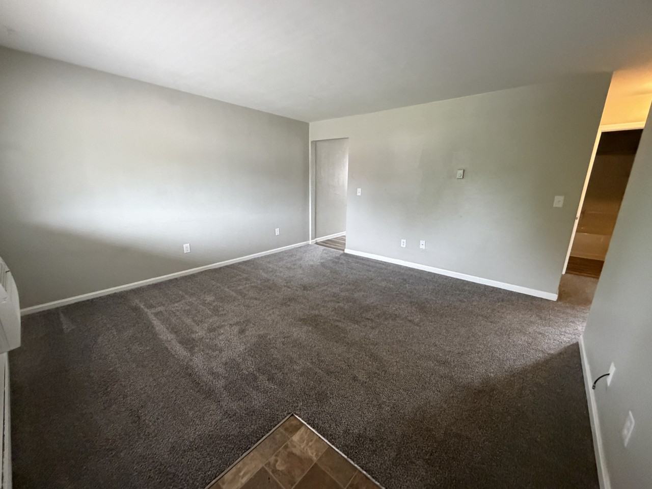 920 N Detroit St - Photo 4 of 8