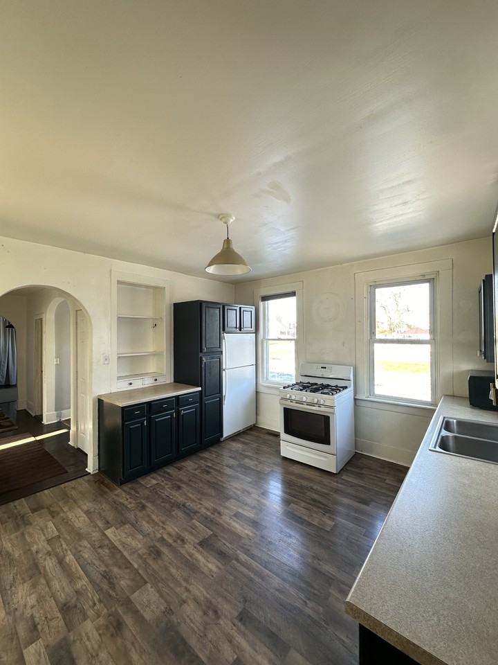 501 S Washington St #1 - Photo 2 of 14