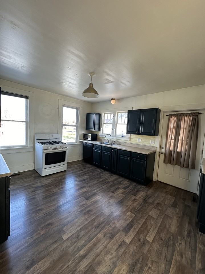 501 S Washington St #1 - Photo 3 of 14