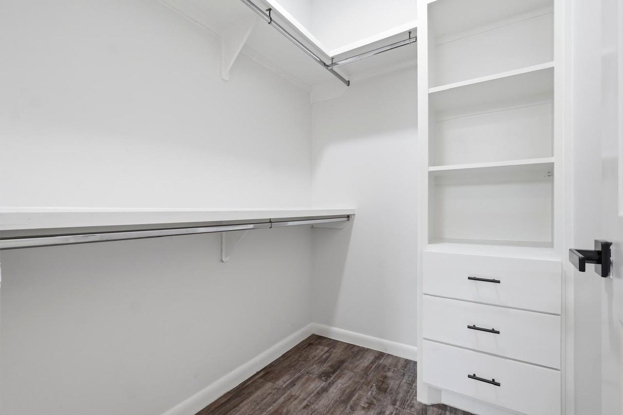 208 Faith Dr - Photo 3 of 12