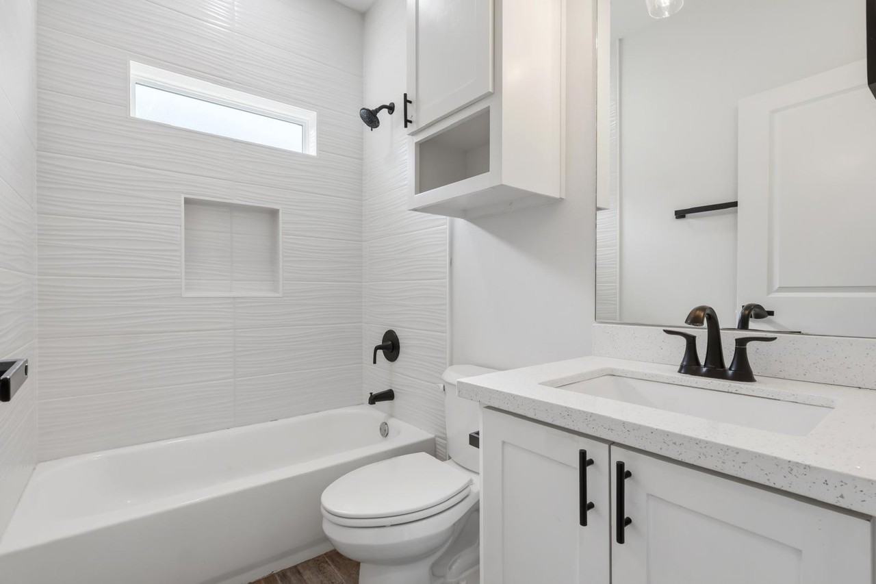 208 Faith Dr - Photo 6 of 12