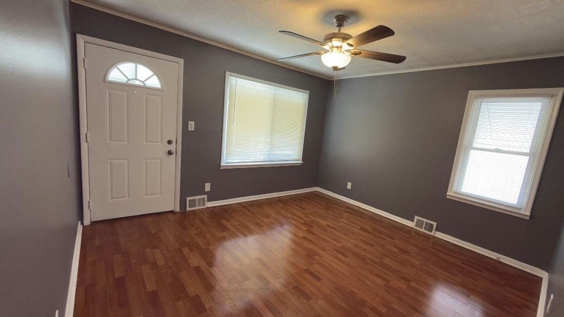 14469 Hendricks Ave - Photo 2 of 11