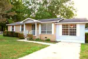 featured image of 3105 Pineview Dr Sw