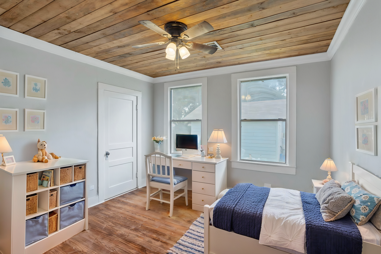 725 Davis St - Photo 5 of 14