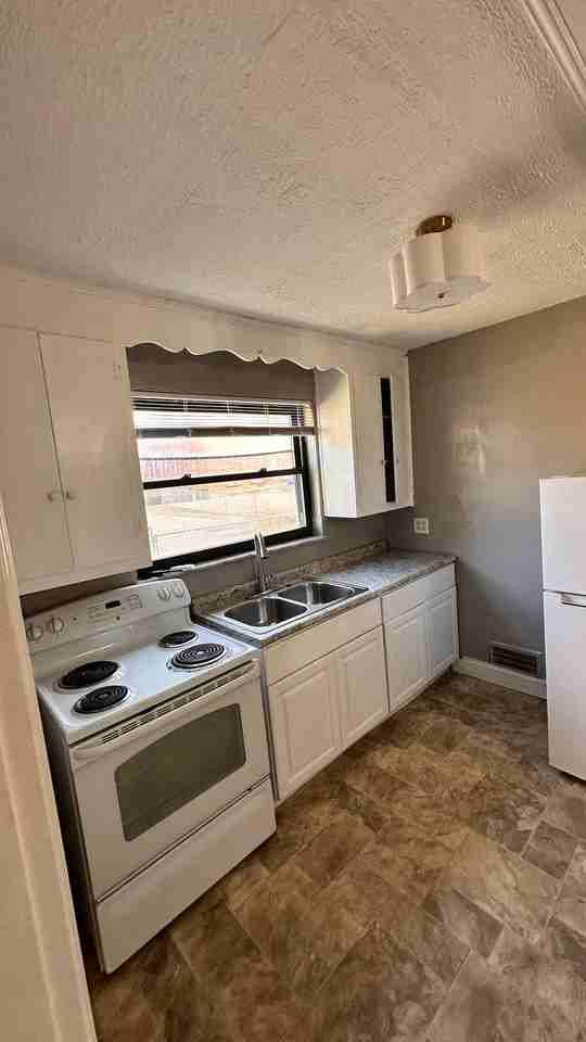 3411 Daytona Ave #2 - Photo 6 of 22