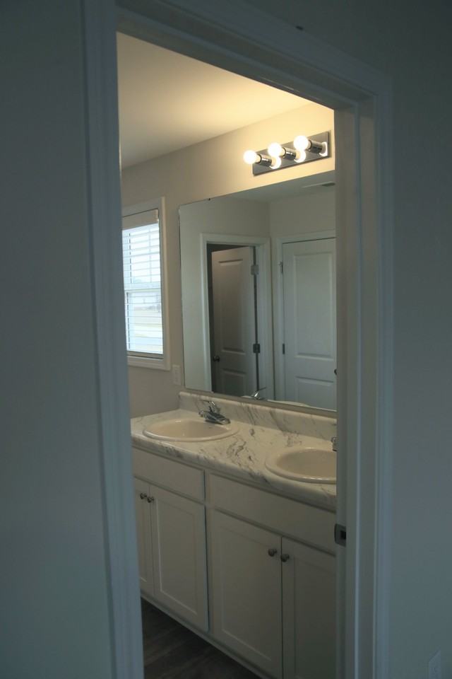 36 Alderman Ct - Photo 3 of 7