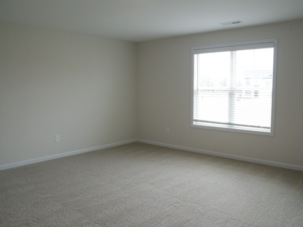 36 Alderman Ct - Photo 5 of 7
