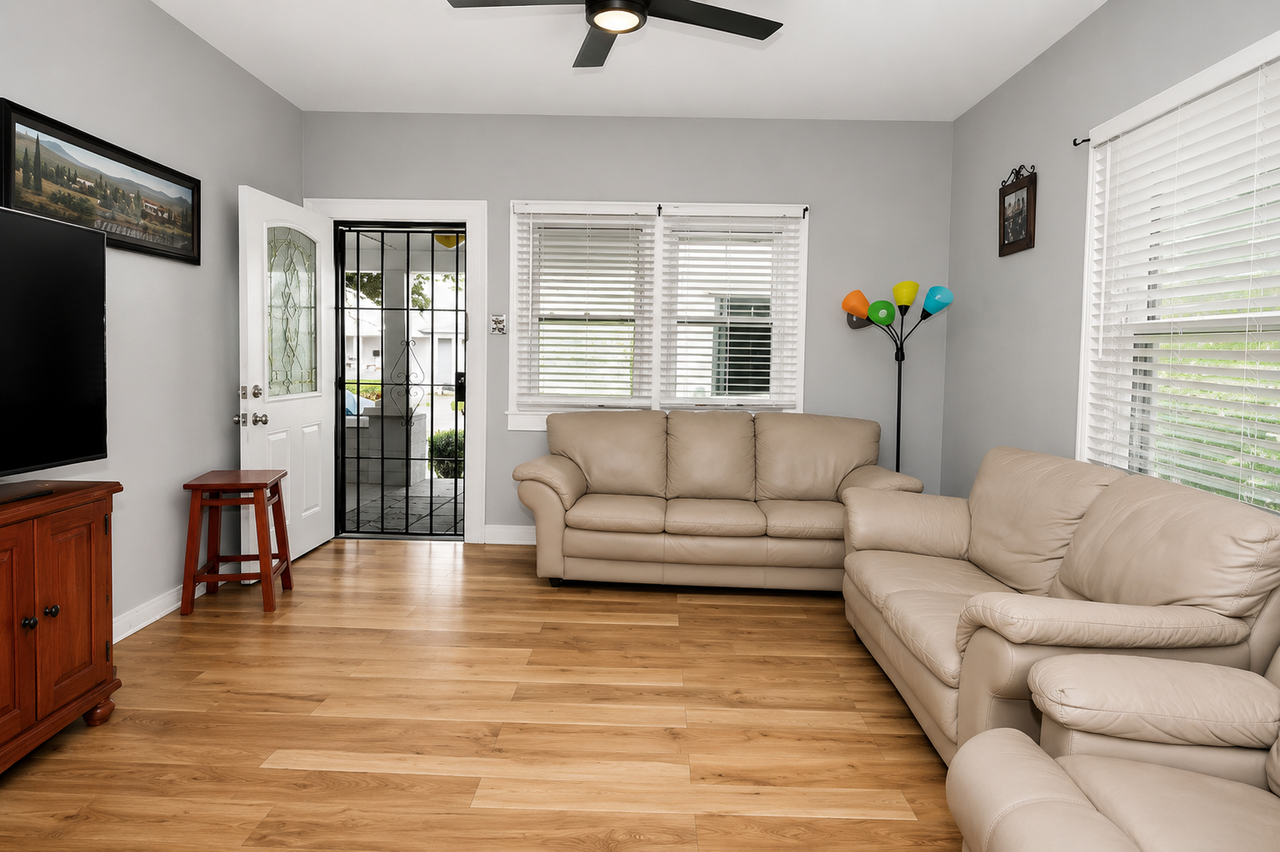 278 N Mount St - Photo 4 of 11