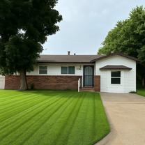 1528 Se 47th Pl - Photo 1 of 1