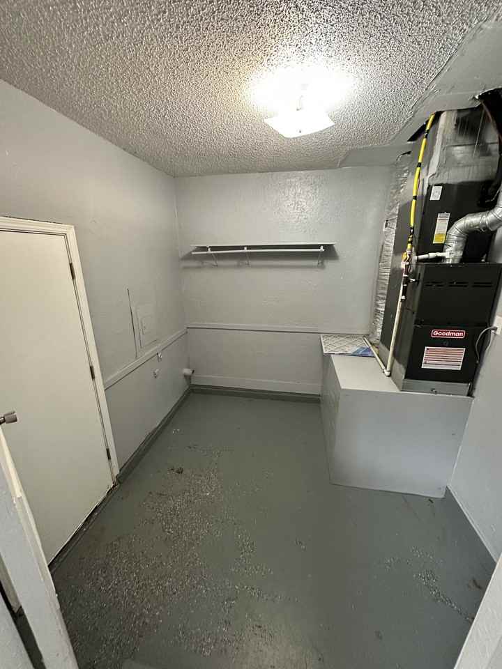 1528 Se 47th Pl - Photo 5 of 13