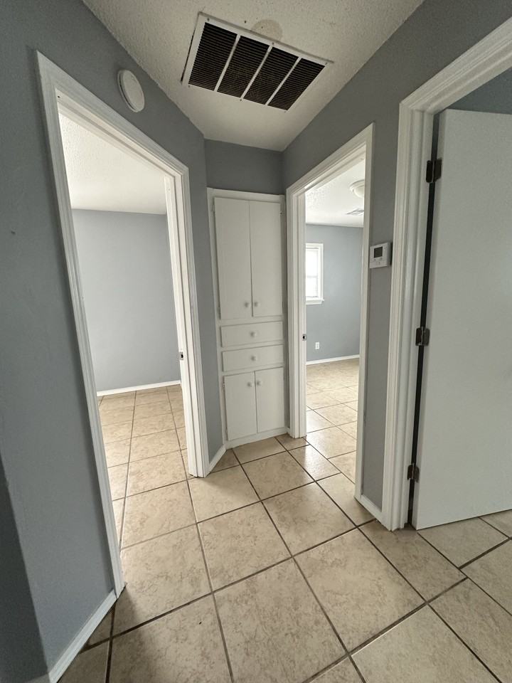 1528 Se 47th Pl - Photo 6 of 13