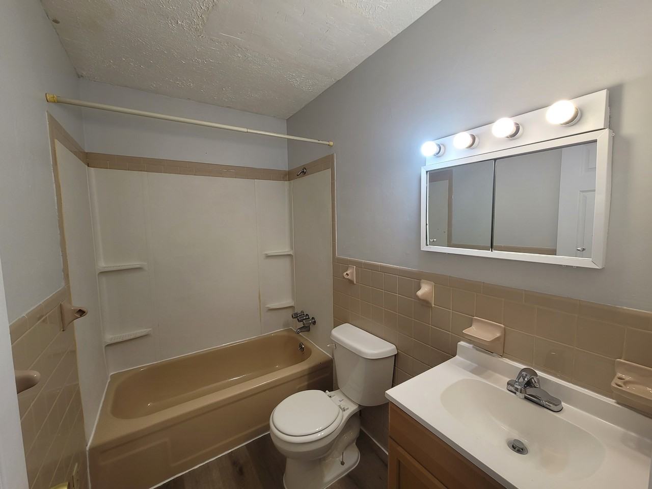 713 Mill St #1 - Photo 4 of 9