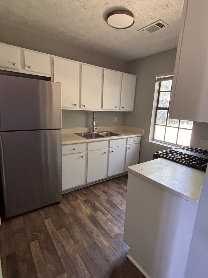 821 W Edgemont Ave #833 - Photo 2 of 6