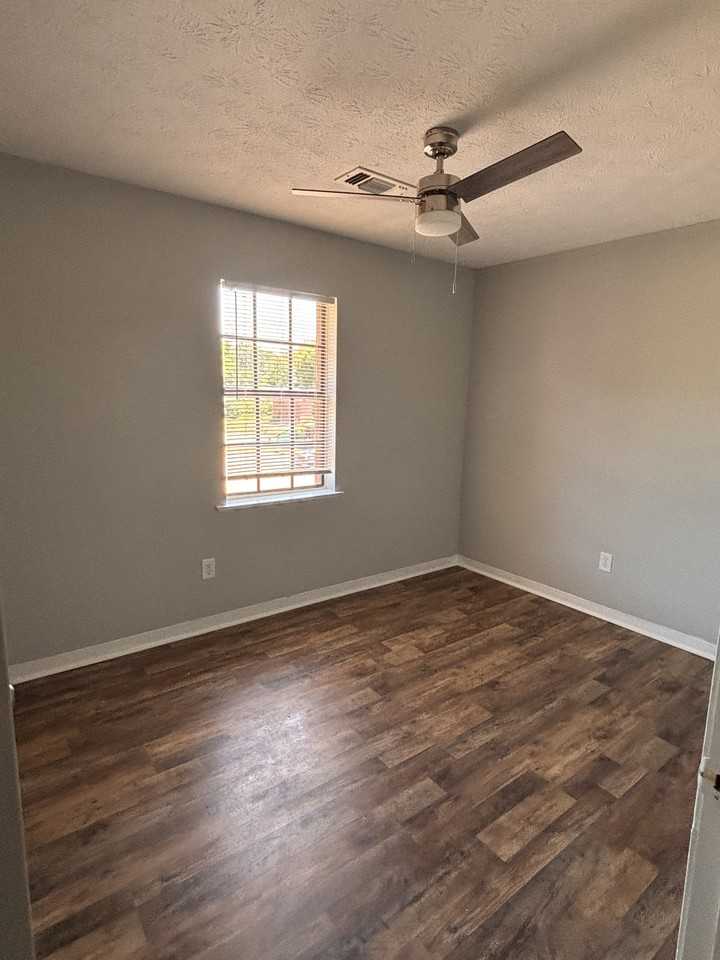 821 W Edgemont Ave #833 - Photo 4 of 6