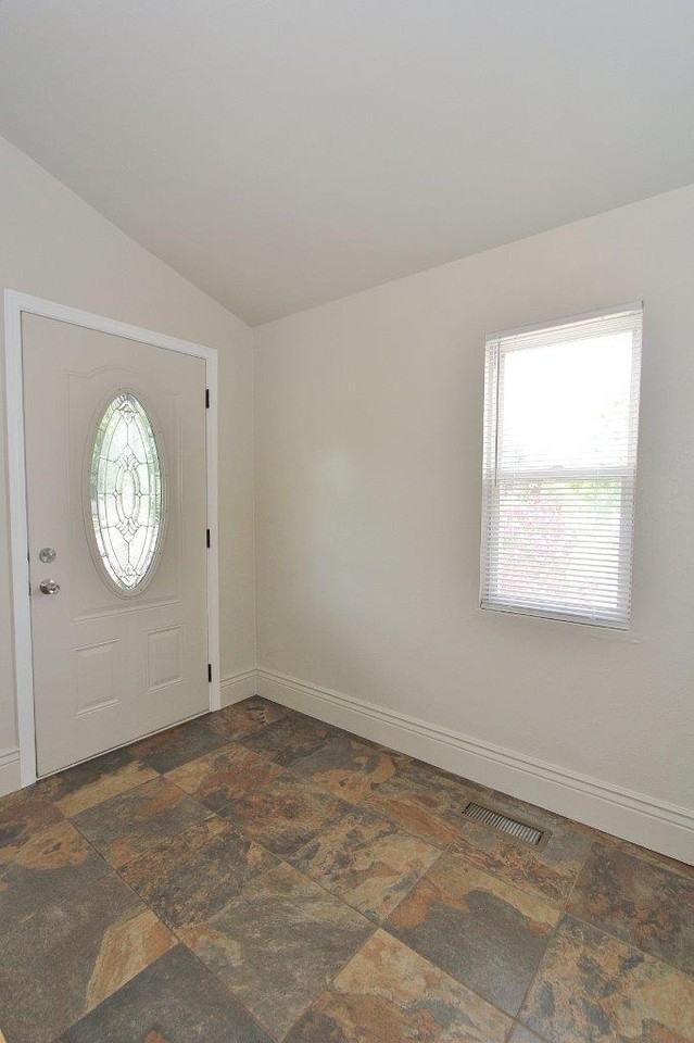 616 9th Ave S - Photo 2 of 27