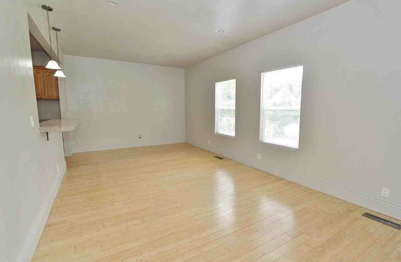 616 9th Ave S - Photo 5 of 27
