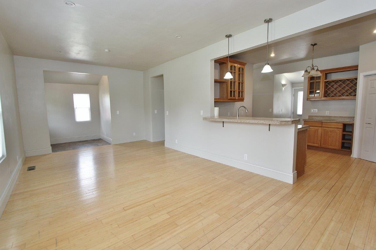 616 9th Ave S - Photo 6 of 27