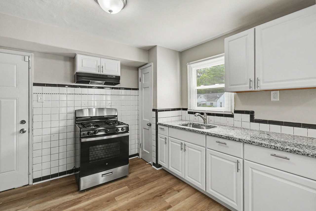 5613 Statler Ave - Photo 6 of 17