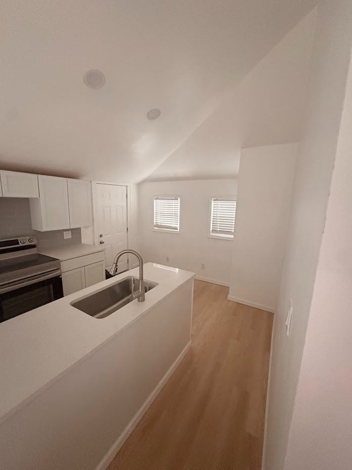 135 Lawndale Ave - Photo 5 of 23