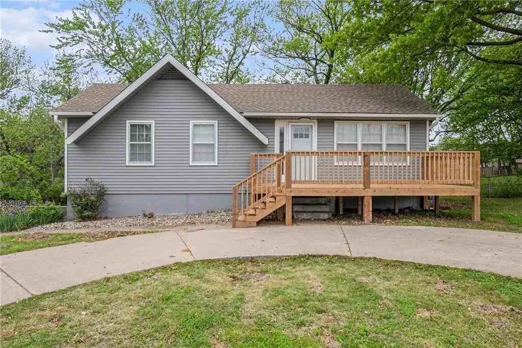 321 Nw 22nd Street Ter - Photo 3 of 18