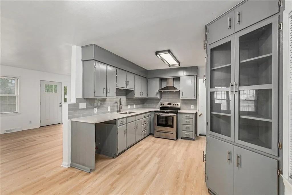 321 Nw 22nd Street Ter - Photo 5 of 18