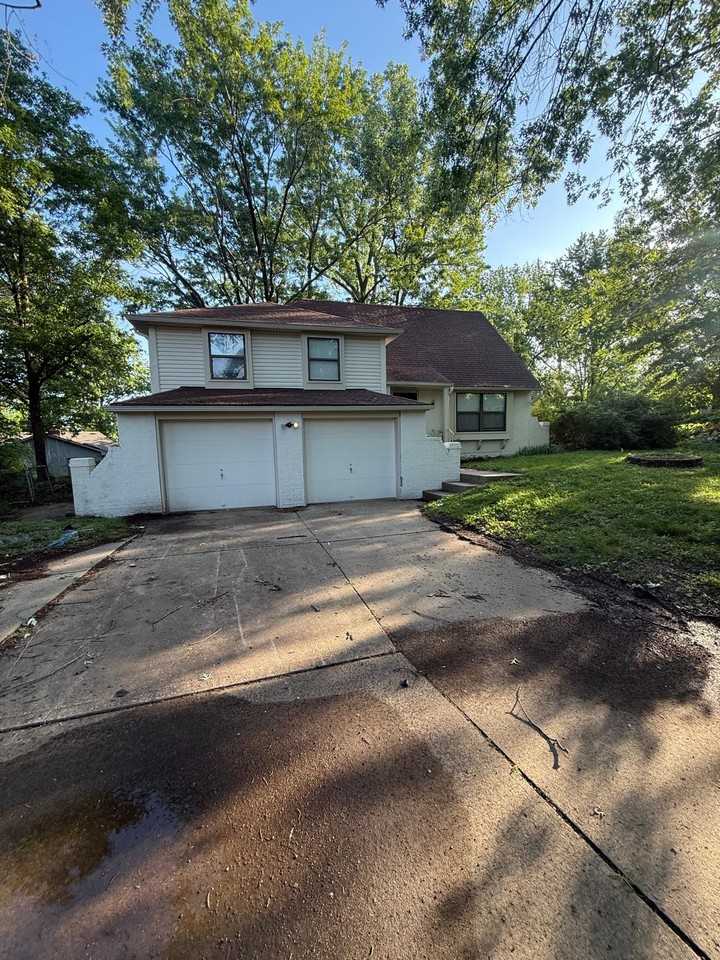 3201 Nw Canterbury Pl - Photo 2 of 18