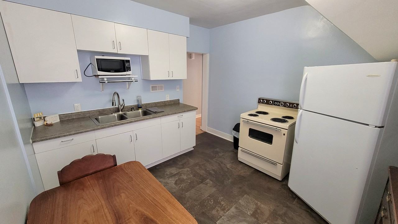 304 N 12th St #1 - Photo 2 of 11