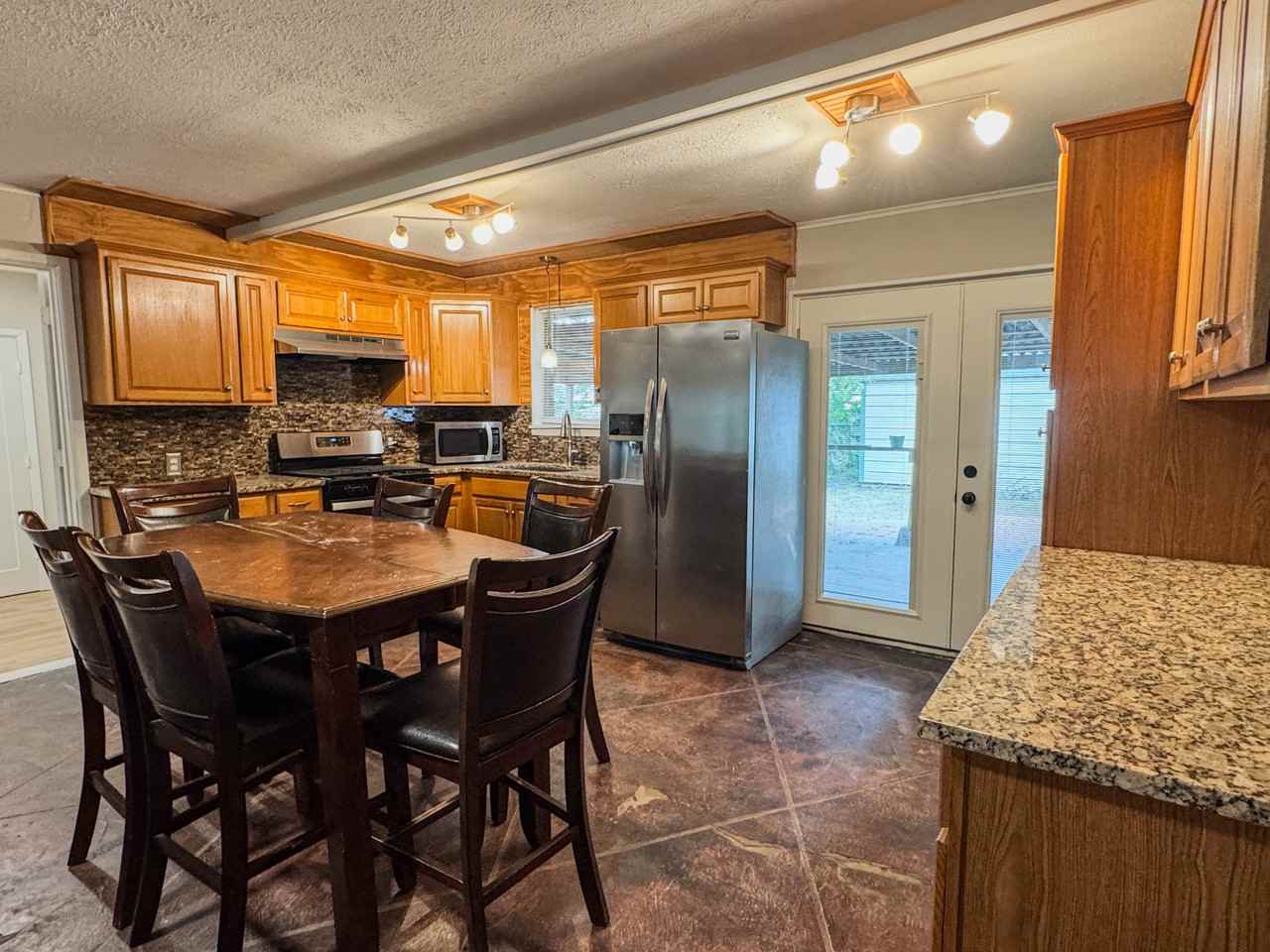 743 Oak Leaf Trl - Photo 7 of 23