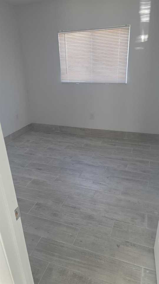 5211 Sw 24th St - Photo 2 of 8