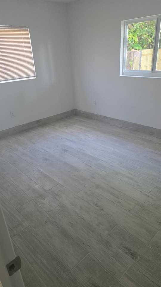 5211 Sw 24th St - Photo 6 of 8