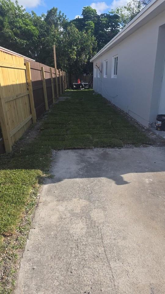 5211 Sw 24th St - Photo 7 of 8