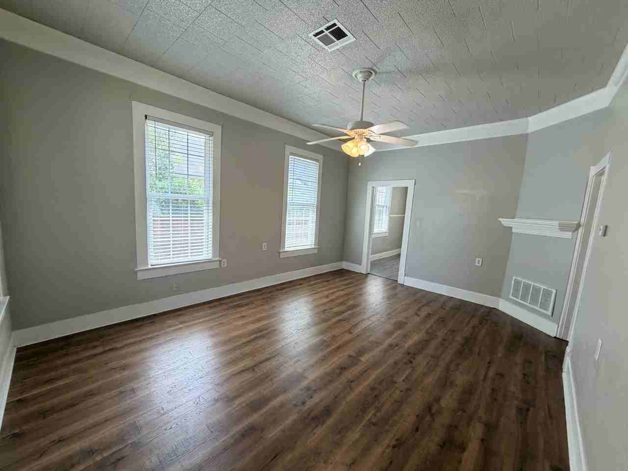 508 Forrest St - Photo 3 of 11