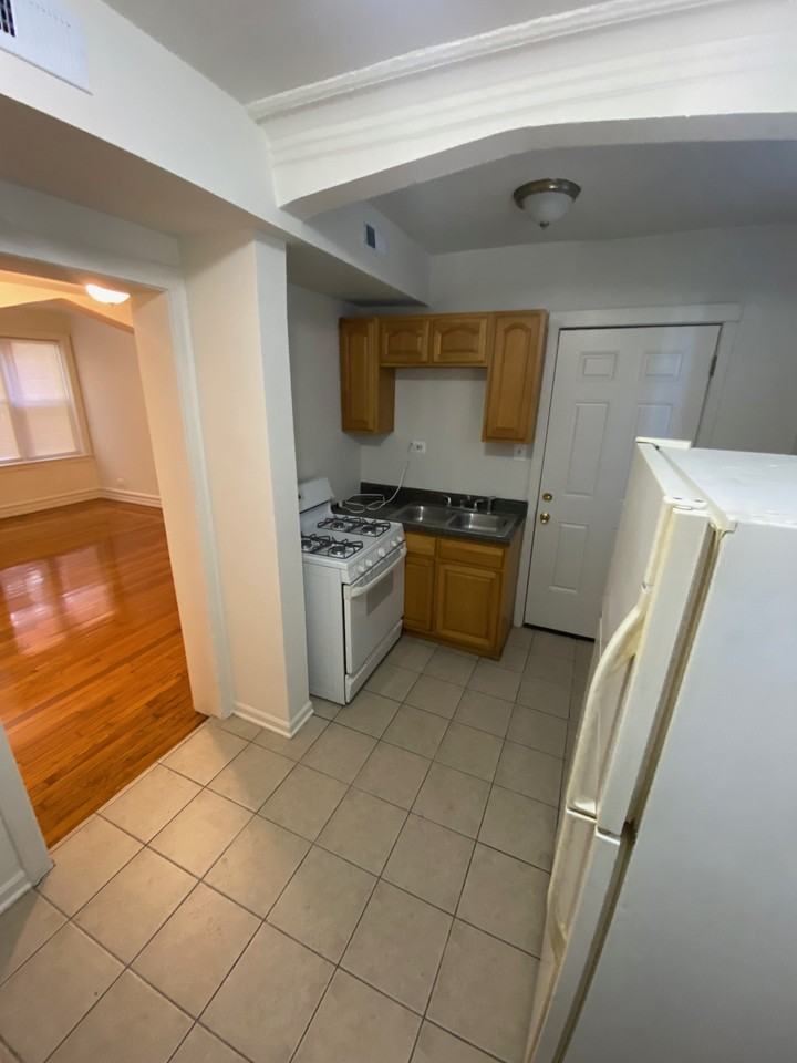 5001 W Monroe St #110-3 - Photo 3 of 6