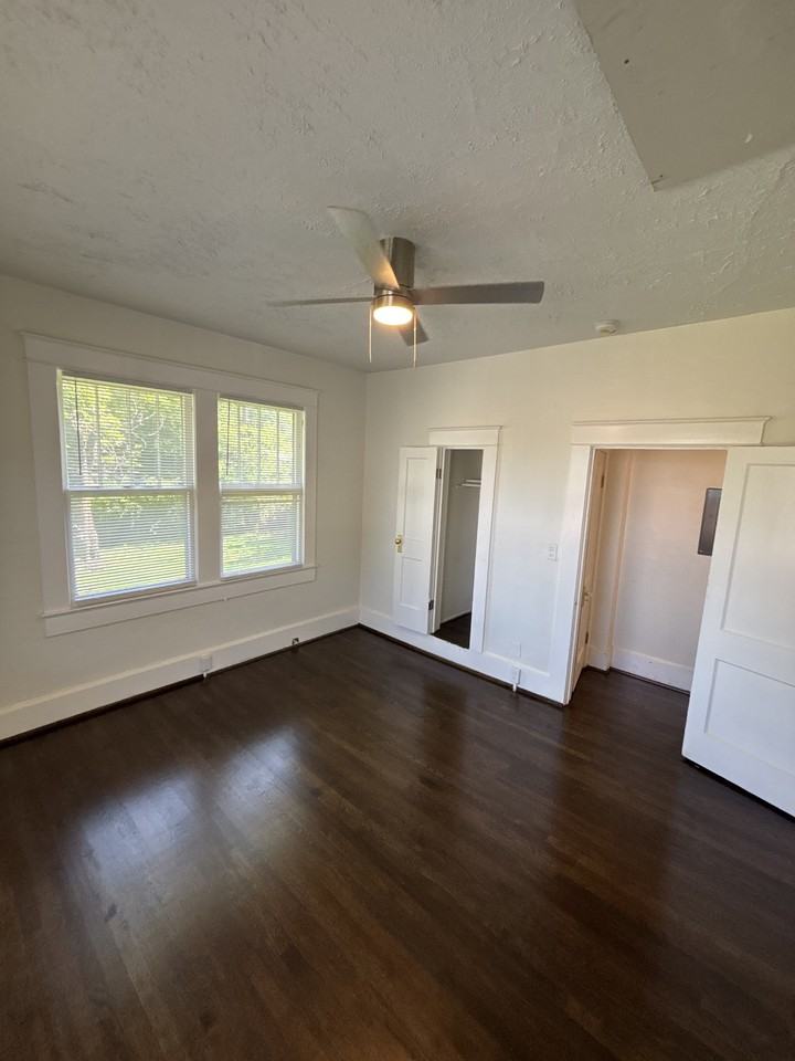 4118 50th Ave N - Photo 5 of 16
