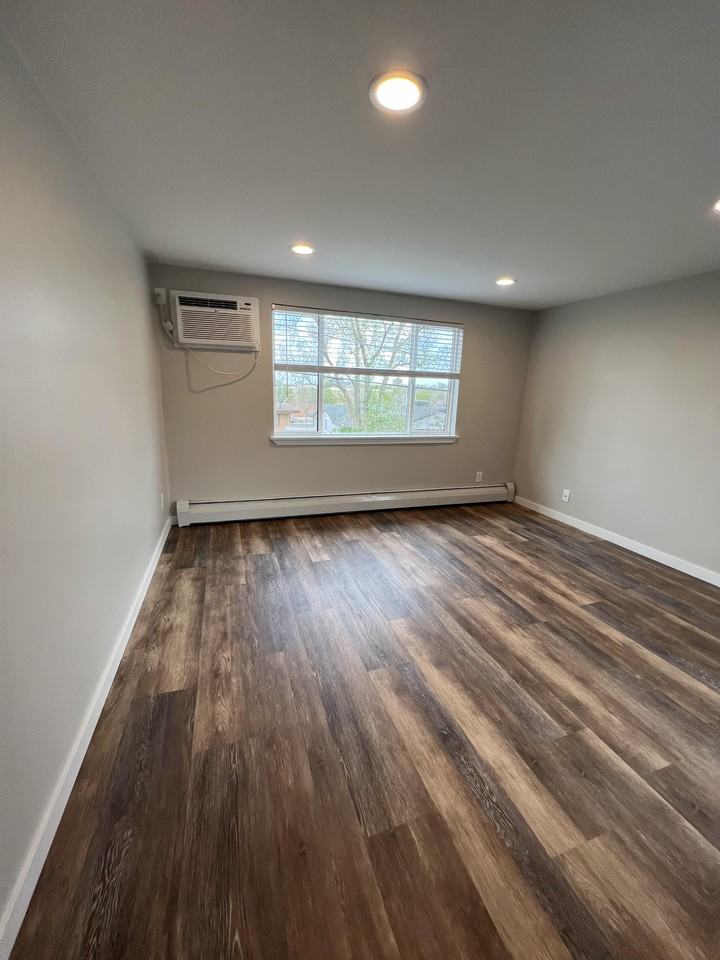 1960 Eaton St #7 - Photo 5 of 20