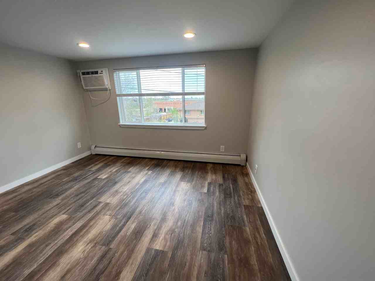 1960 Eaton St #7 - Photo 6 of 20