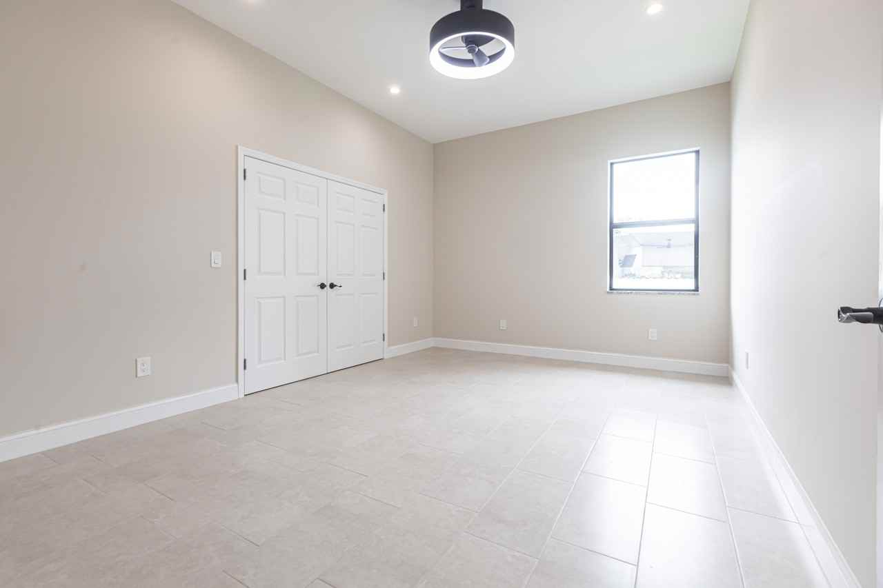 10295 Carolina St - Photo 6 of 19