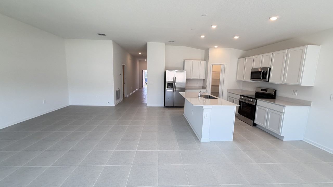 4585 Golden Knight Blvd - Photo 3 of 21