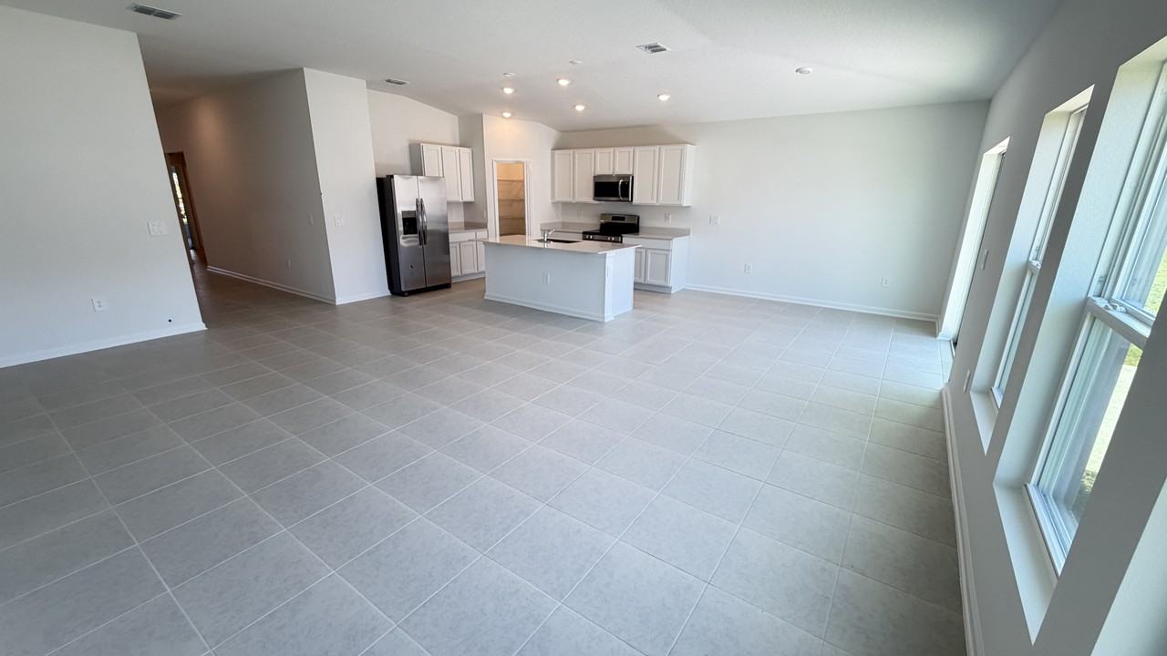 4585 Golden Knight Blvd - Photo 4 of 21