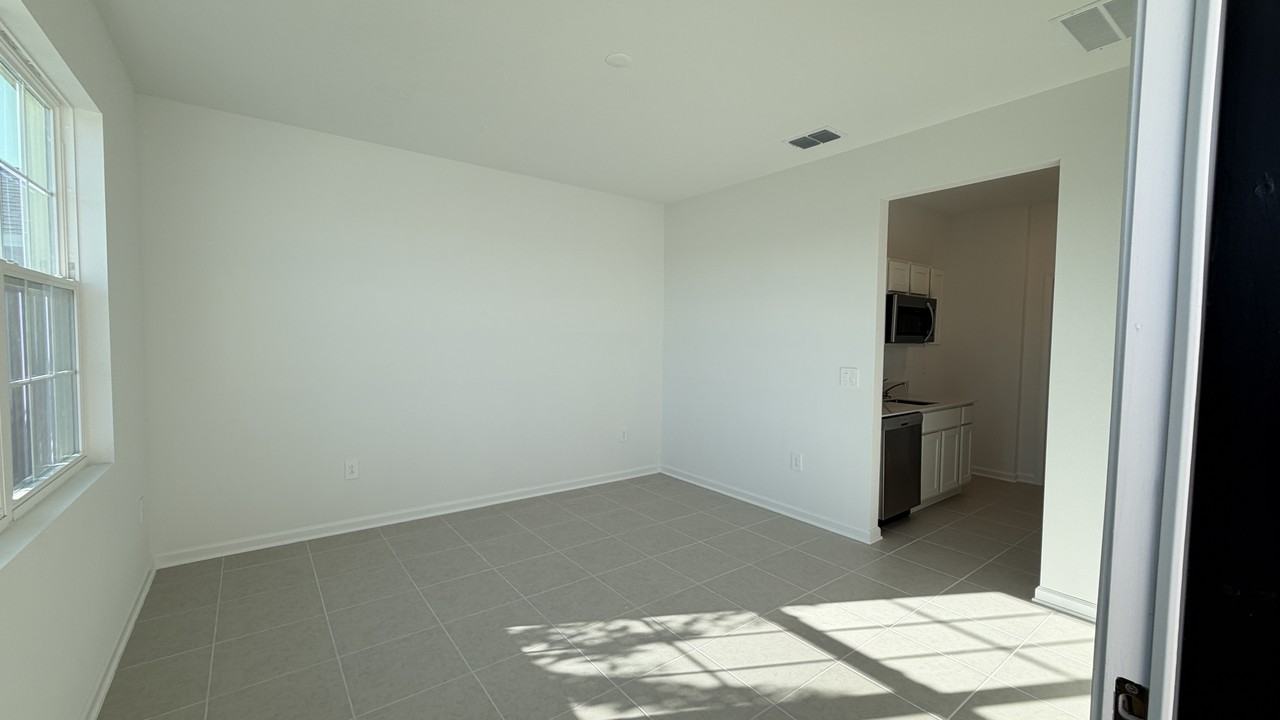 5157 Green Belt Dr - Photo 6 of 18