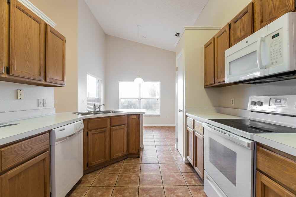 502 Valencia Place Cir - Photo 6 of 16