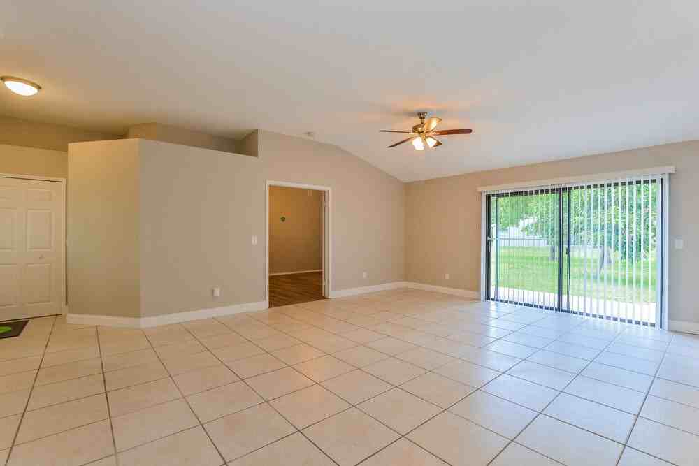 10119 Pink Carnation Ct - Photo 4 of 16