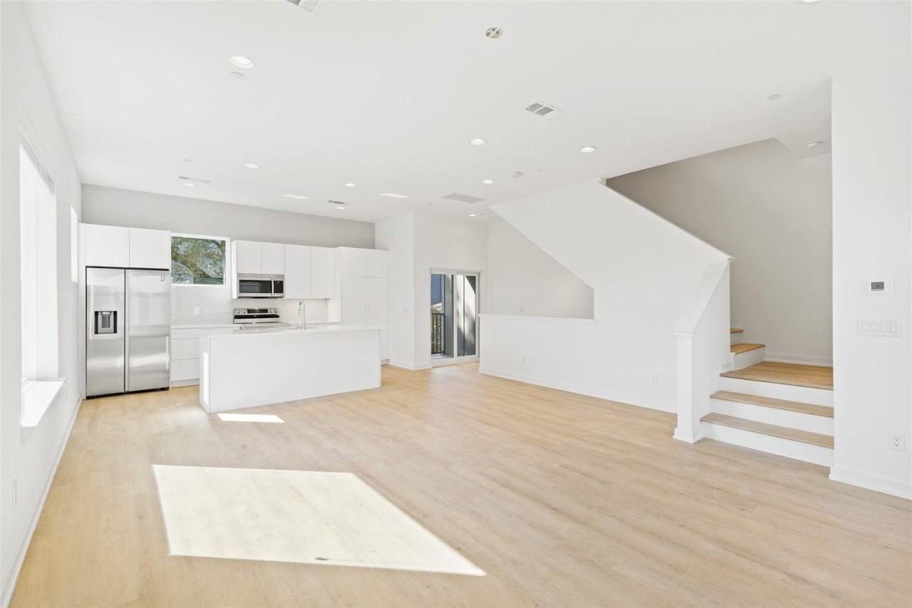 6012 Hudson St #3 - Photo 6 of 25