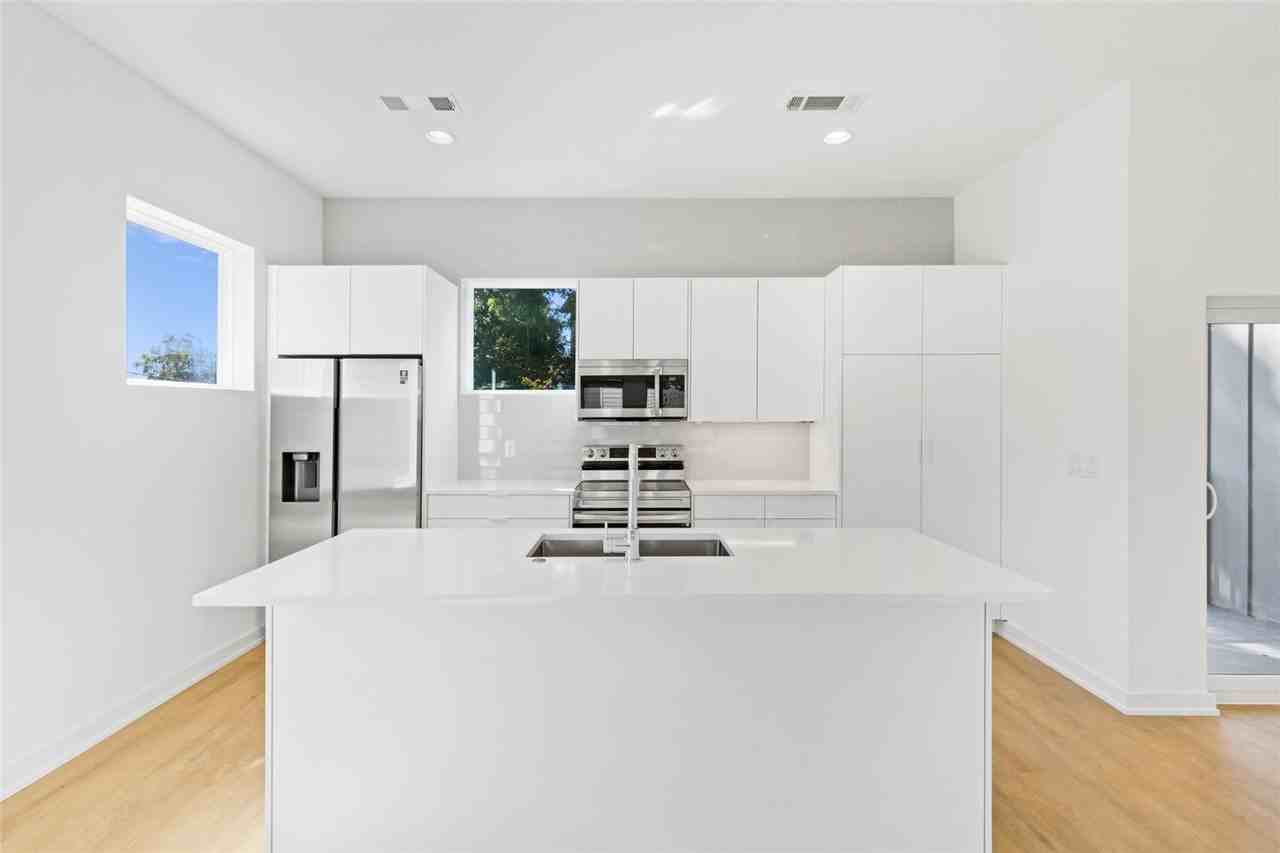 6012 Hudson St #3 - Photo 7 of 25